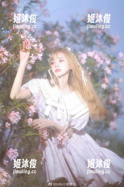 梦幻COS之旅：探索Hyoyeon (김효연)的高清KoreanRealgraphic作品集
